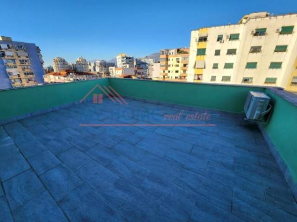 Tirane, jepet me qera apartament Kati 7, 50 m² 500 Euro (qender)