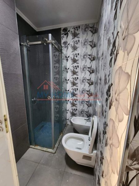 Tirane, jepet me qera apartament Kati 7, 50 m² 500 Euro (qender)