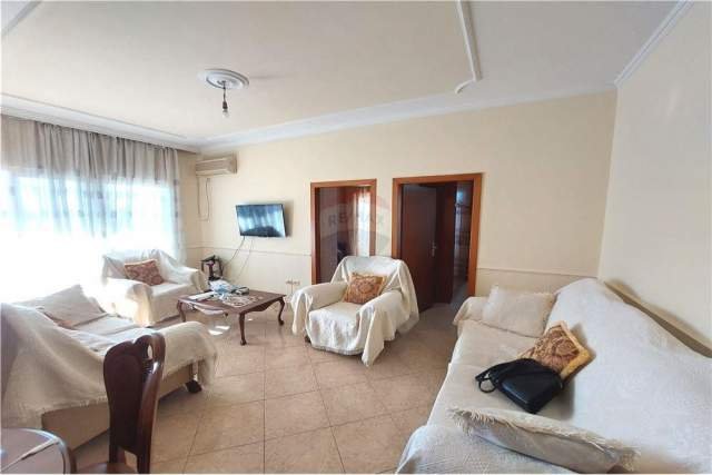 Tirane, jepet me qera apartament 2+1 Kati 5, 115 m² 400 Euro (Ish Profarma)