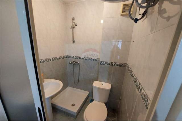 Tirane, jepet me qera apartament 2+1 Kati 5, 115 m² 400 Euro (Ish Profarma)