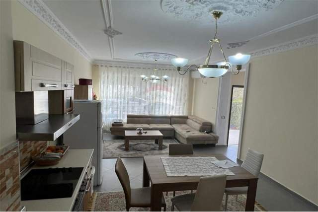 Tirane, jepet me qera apartament 3+1 Kati 2, 142 m² 900 Euro (Kodra e Diellit)