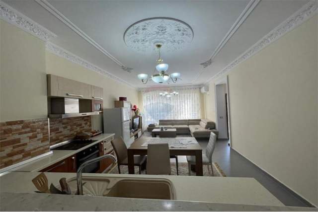 Tirane, jepet me qera apartament 3+1 Kati 2, 142 m² 900 Euro (Kodra e Diellit)