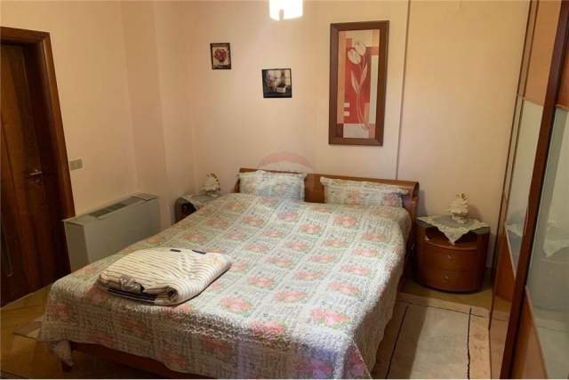 Tirane, shitet apartament 4+1+BLK Kati 2, 149 m² 250.000 Euro (Komuna e Parisit)