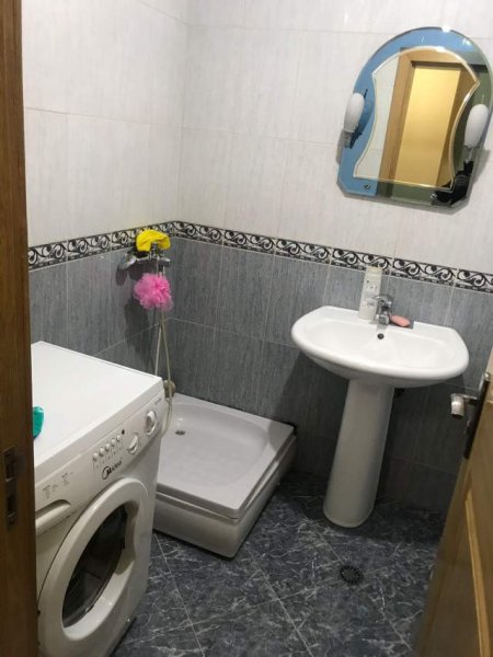 Tirane, jepet me qera apartament 1+1+BLK Kati 6, 60 m² 400 Euro (Myslym Shyri)