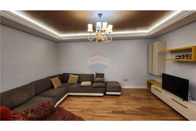 Tirane, jepet me qera apartament 2+1+A Kati 1, 96 m² 750 Euro (Bardhok Biba)
