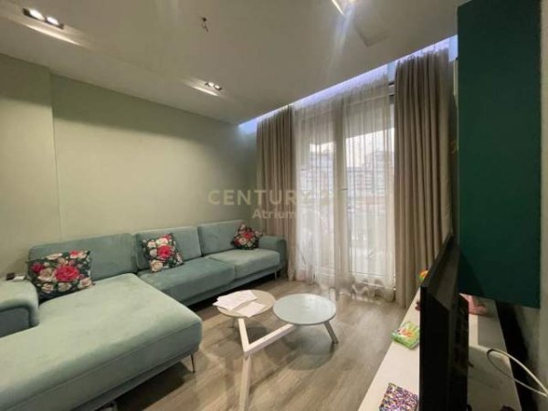 Tirane, shitet apartament 1+1 Kati 2, 85 m² 115.000 Euro (Rruga e Manjolave)