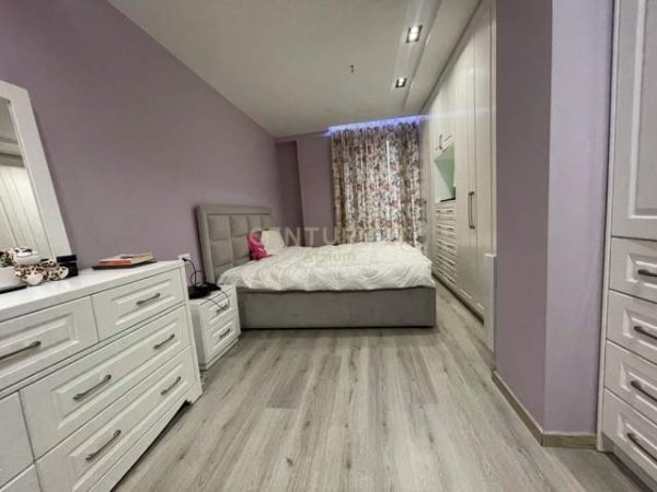 Tirane, shitet apartament 1+1 Kati 2, 85 m² 115.000 Euro (Rruga e Manjolave)