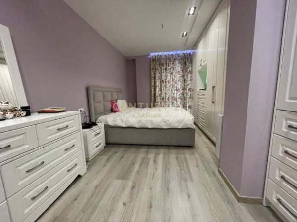 Tirane, shitet apartament 1+1 Kati 2, 85 m² 115.000 Euro (Rruga e Manjolave)