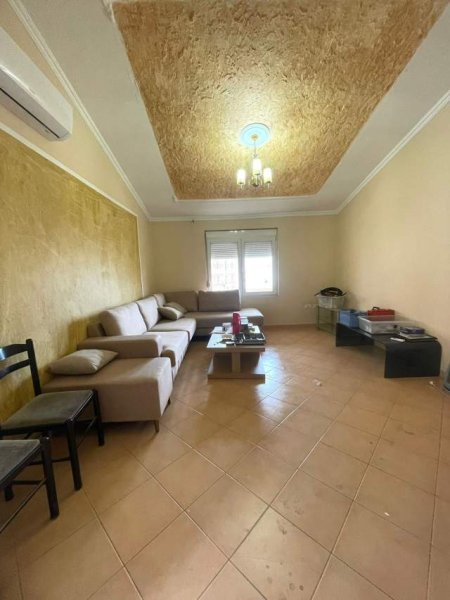 Tirane, jepet me qera apartament 2+1+BLK Kati 3, 97 m² 300 Euro (SELITE)