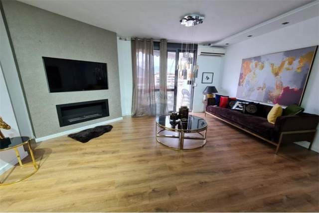 Tirane, jepet me qera apartament Kati 11, 100 m² 1.000 Euro (bllok)