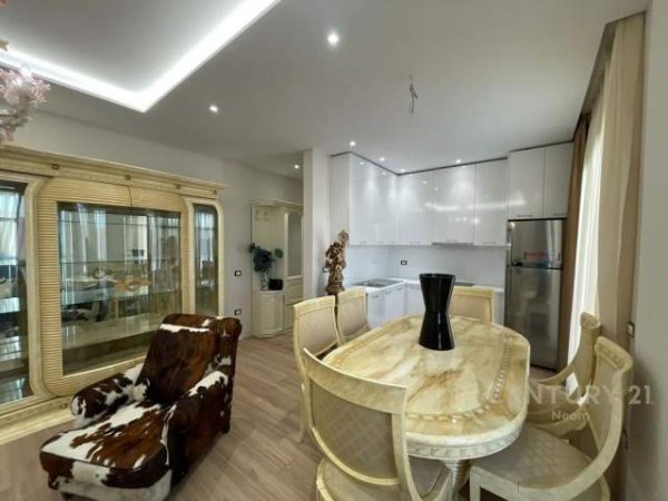 Tirane, jepet me qera apartament 1+1+BLK 700 Euro (liqeni i thate)