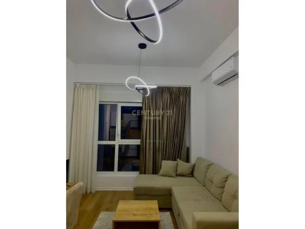 Tirane, jepet me qera apartament 1+1 Kati 7, 70 m² 400 € (Rezidenca Kaimi)