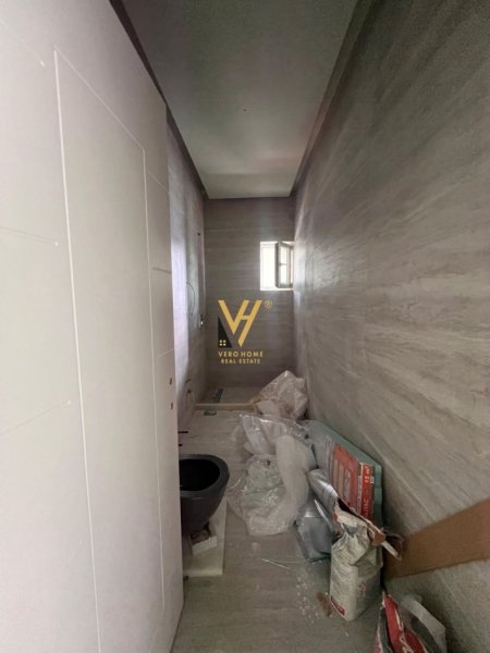Tirane, shitet apartament 1+1+Ballkon Kati 7, 59 m² 171.000 € (RRUGA E BOGDANEVE)