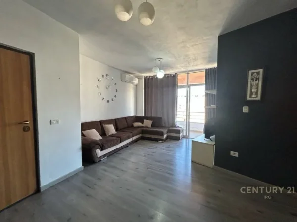 Tirane, jepet me qera apartament 2+1 Kati 8, 80 m² 450 € (Kompleksi Fratari)