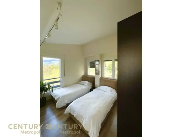 Tirane, shitet apartament 2+1+Aneks+Ballkon Kati 2, 140 m² 370.000 € (Rruga Seit Teqja)