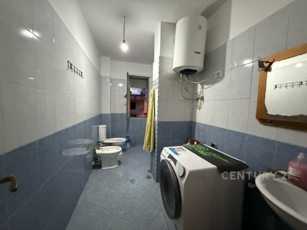 Tirane, jepet me qera apartament 2+1 Kati 2, 111 m² 350 € (Fresk)