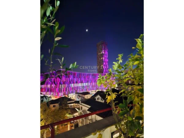Tirane, shitet apartament duplex Kati 5, 565 m² 1.250.000 € (air Albania)