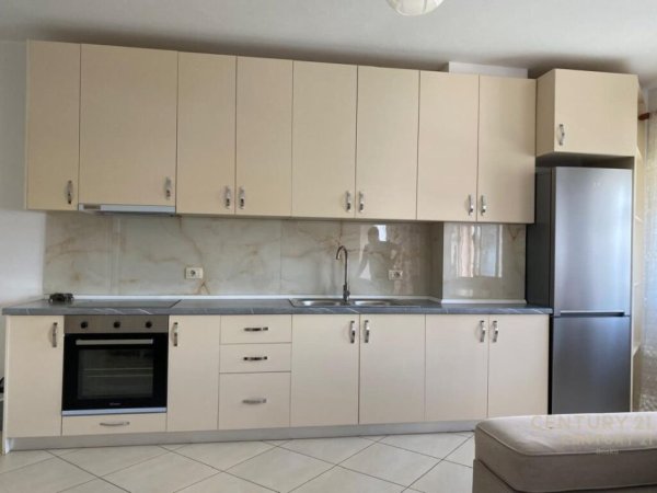 Tirane, shes apartament 3+1+Ballkon Kati 2, 134 m² 255.000 € (Bulevardi i Ri)