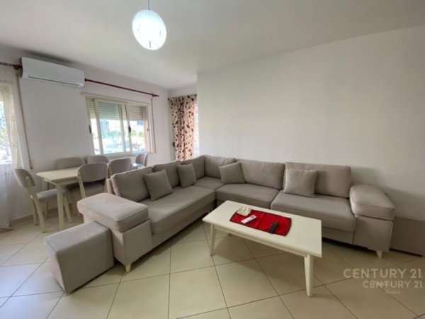 Tirane, shes apartament 3+1+Ballkon Kati 2, 134 m² 255.000 € (Bulevardi i Ri)