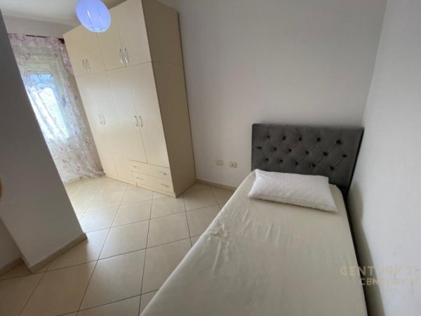 Tirane, shes apartament 3+1+Ballkon Kati 2, 134 m² 255.000 € (Bulevardi i Ri)