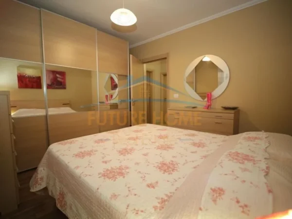Tirane, jepet me qera apartament 2+1 Kati 2, 80 m² 700 € (Pazari i Ri,Tirane)