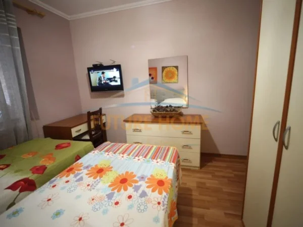 Tirane, jepet me qera apartament 2+1 Kati 2, 80 m² 700 € (Pazari i Ri,Tirane)