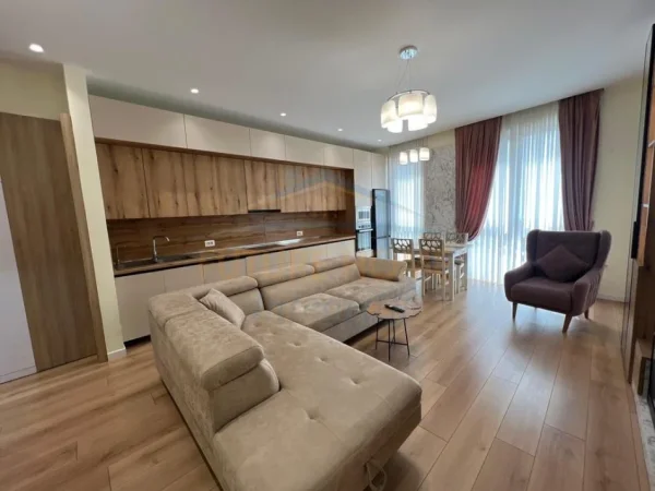 Tirane, jepet me qera apartament 2+1 Kati 3, 101 m² 800 € (Ferit Xhajko,Tirane)