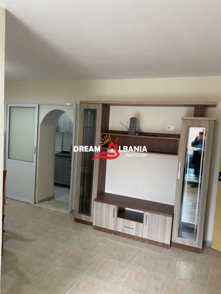 Tirane, jepet me qera apartament 1+1 , 55 m² 500 € 