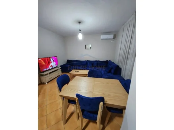 Tirane, jepet me qera apartament 2+1 Kati 2, 105 m² 600 € (Rruga e Kavajes.Tirane)