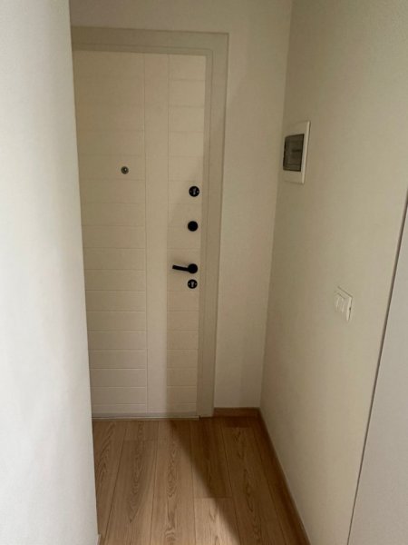 Tirane, jepet me qera apartament Kati 4, 45 m² 380 € (SUPER GARSONIERE ME QERA - TEK BLLOKU TEK RRUGA VASO PASHA ME SUPER CMIM-380 EURO)