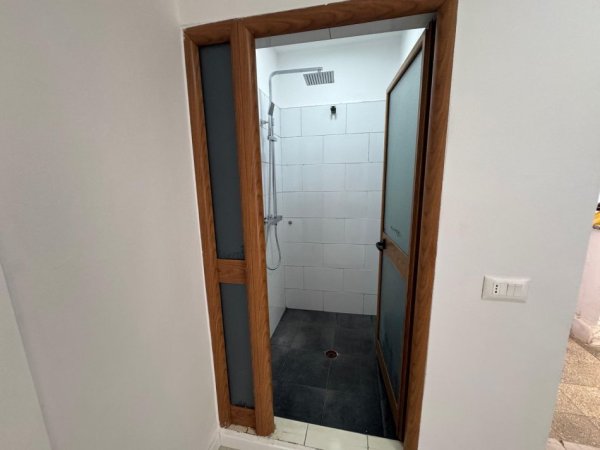 Tirane, shitet apartament 2+1+Ballkon Kati 2, 64 m² 146.000 € (Rruga Asim Vokshi)