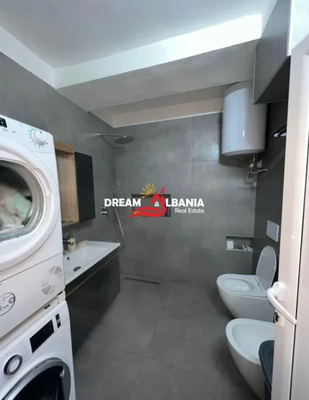 Tirane, shitet apartament 3+1 , 100 m² 300.000 € 