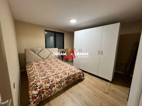 Tirane, shitet apartament 3+1 , 100 m² 300.000 € 