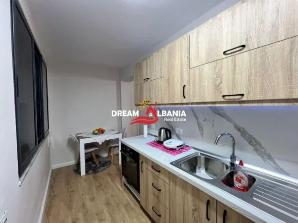 Tirane, shitet apartament 3+1 , 100 m² 300.000 € 