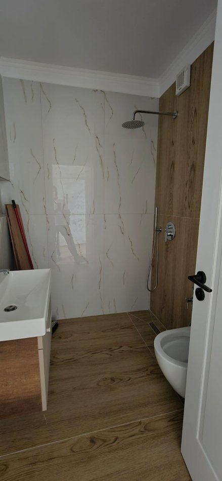 Tirane, shitet apartament 1+1+Ballkon Kati 2, 40 m² 125.000 € (Rruga Sander Prosi)
