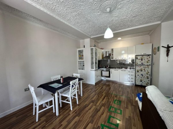 Tirane, shitet apartament 2+1+Ballkon Kati 3, 125 m² 205.000 € (Rruga Shyqyri Ishmi)