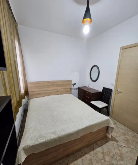 Tirane, jepet me qera apartament 1+1+Ballkon Kati 1, 60 m² 400 € (SELITE)