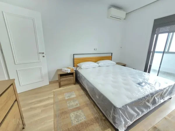 Tirane, jepet me qera apartament 2+1 Kati 5, 120 m² 1.150 € (Rruga Ibrahim Rrugova)