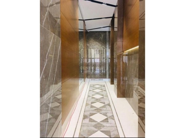 Tirane, jepet me qera apartament 1+1 Kati 4, 75 m² 1.000 € (Bllok)