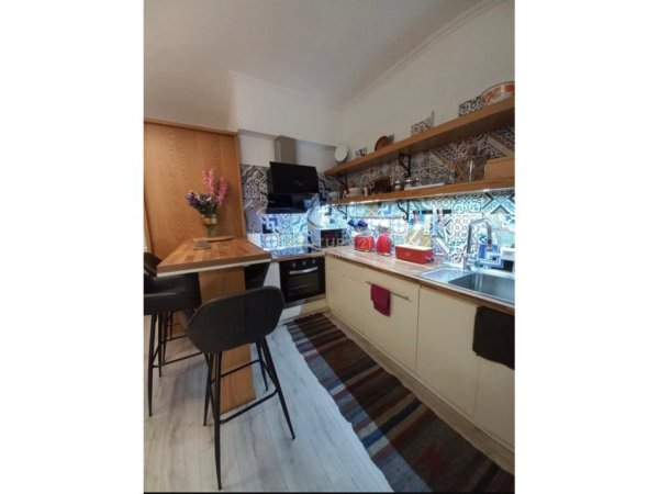 Tirane, jepet me qera apartament 1+1 Kati 4, 75 m² 1.000 € (Bllok)