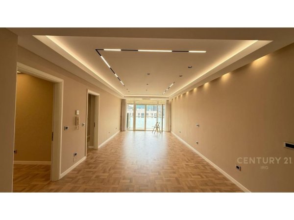 Tirane, jepet me qera zyre Kati 7, 120 m² 1.800 € (RTSH, Ambasador 1)