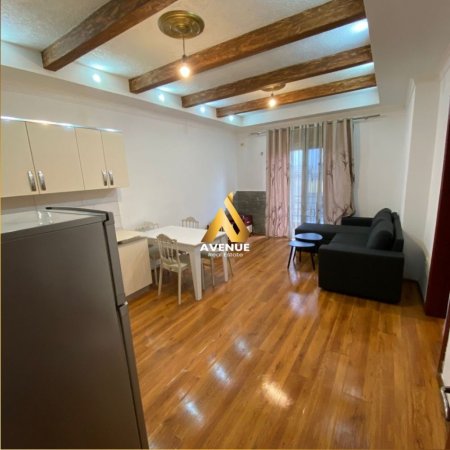 Tirane, jepet me qera apartament 1+1+Ballkon Kati 8, 70 m² 420 € (sokrat miho)