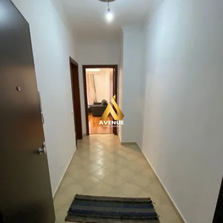 Tirane, jepet me qera apartament 1+1+Ballkon Kati 8, 70 m² 420 € (sokrat miho) Astir, Tirane