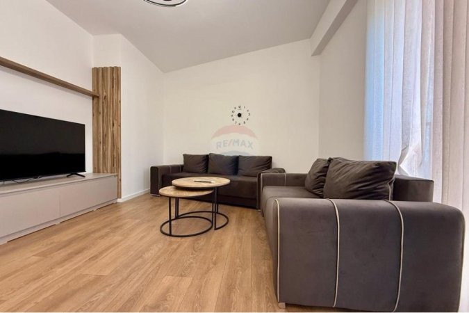 Tirane, jepet me qera apartament 1+1 , 65 m² 600 € (Jordan Misja)