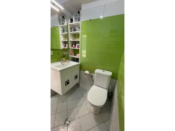 Tirane, jepet me qera apartament 2+1 Kati 5, 82 m² 600 € (Mine,Peza,Tirane)