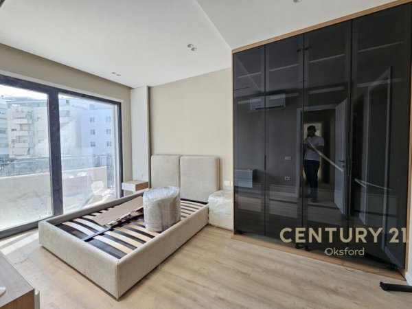 Tirane, shitet apartament 2+1 Kati 2, 111 m² 320.000 € (XHELUKSI)