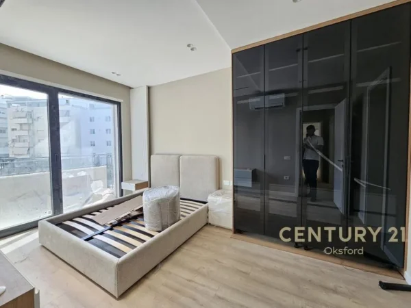 Tirane, shitet apartament 2+1 Kati 2, 111 m² 320.000 € (XHELUKSI)