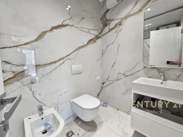 Tirane, shitet apartament 2+1 Kati 2, 111 m² 320.000 € (XHELUKSI)