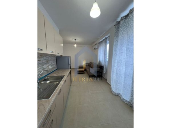 Tirane, jap me qera apartament 2+1+Aneks+Ballkon , 90 m² 350 € (Laprake)