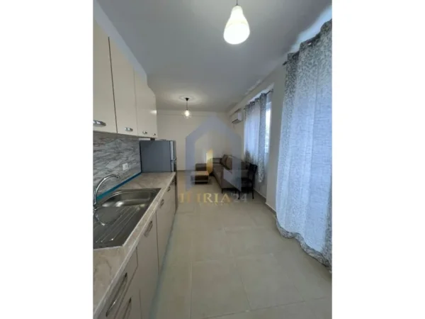 Tirane, jap me qera apartament 2+1+Aneks+Ballkon , 90 m² 350 € (Laprake)